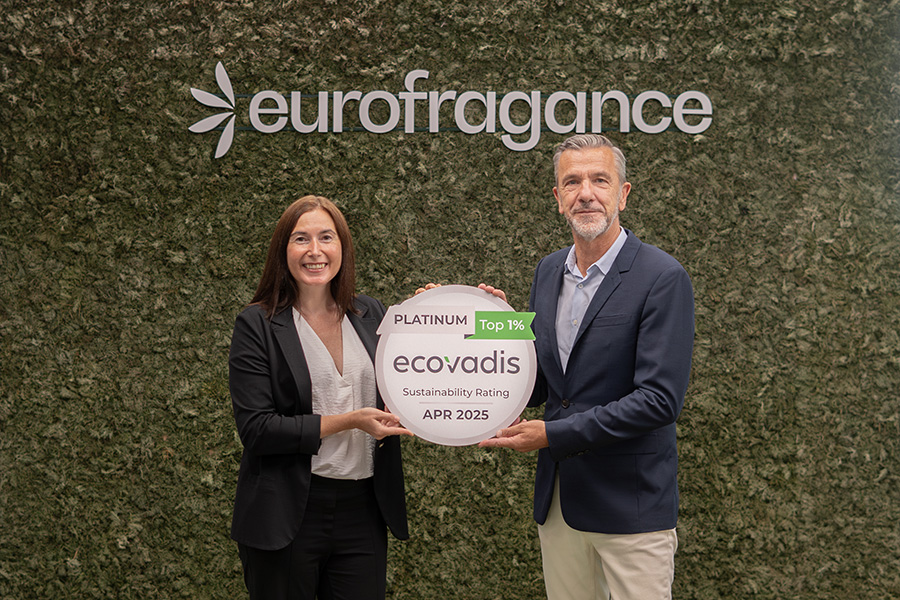 Ecovadis Platinum Award presentation for sustainability rating achievement in 2025