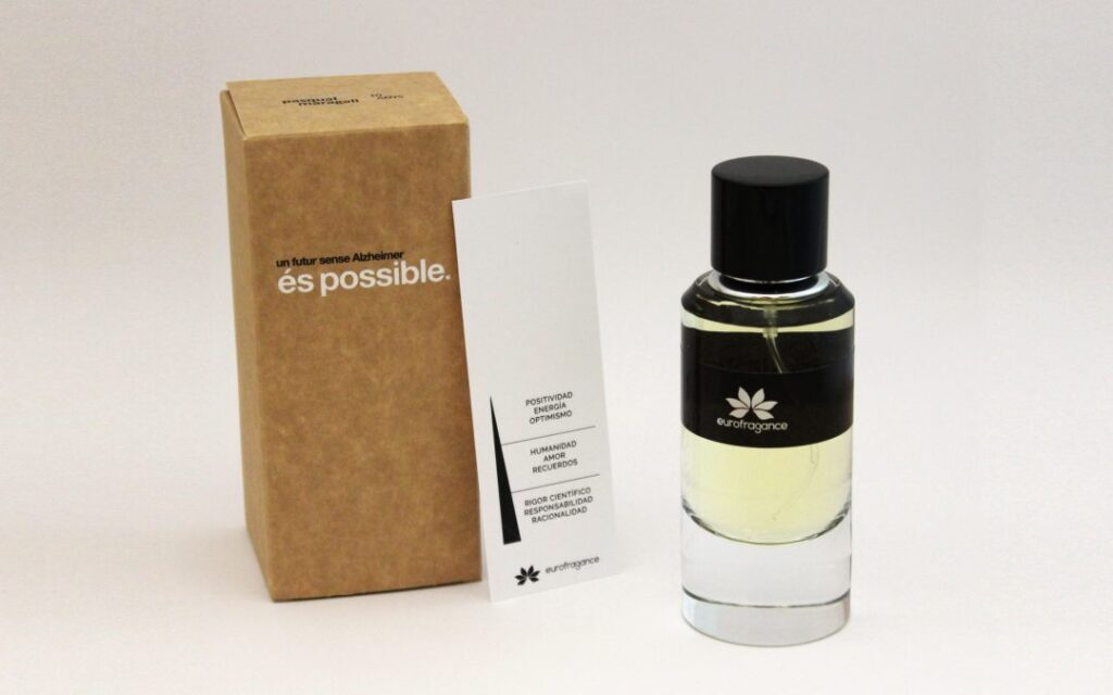 És possible perfume bottle with packaging.